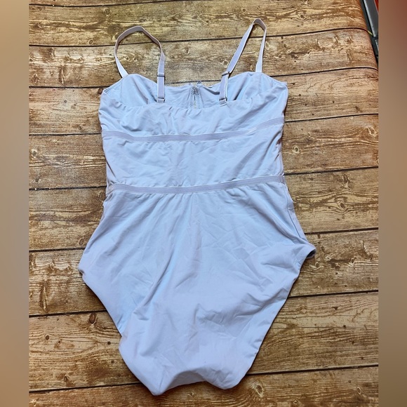 Solid & Striped The Scarlet One-piece - Picture 3 of 5